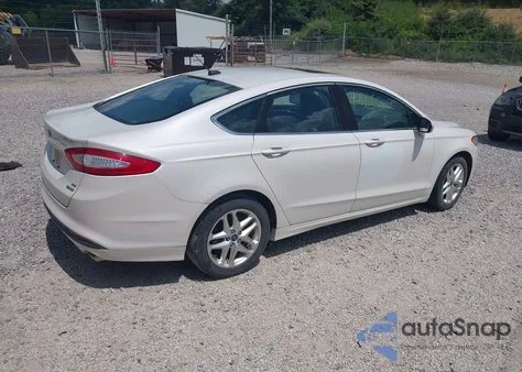 2013 Ford Fusion Se z USA, uszkodzony, nr VIN 3FA6P0HR2DR118085